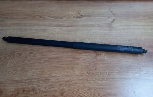 Jeep Grand Cherokee WL Rear window strut damper 