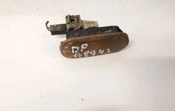 Volkswagen PASSAT B4 Front fender indicator light 3a0949117a