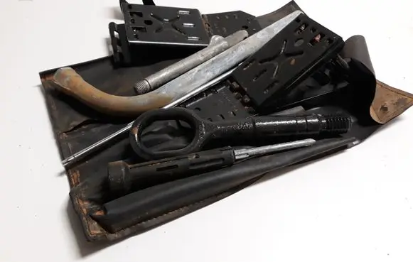 Audi Q5 SQ5 Tool set 8K0805615 7L0860321A