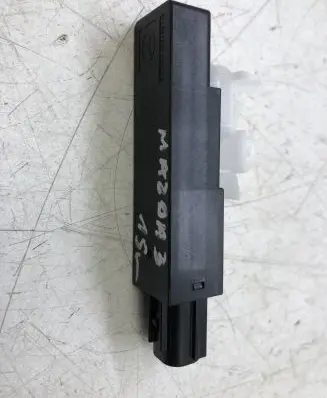 Mazda 3 III Aerial antenna amplifier KD45676NXA