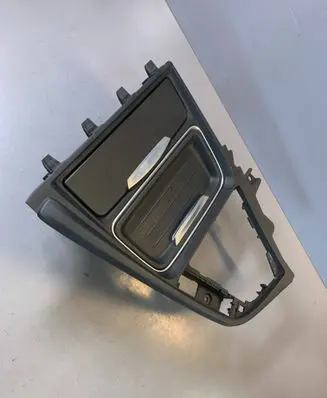 Cup holder front