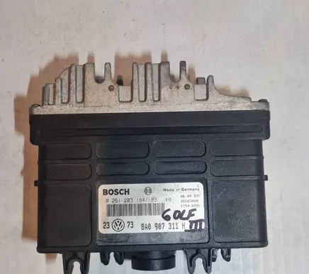 Volkswagen Golf III Engine control unit/module 0261203184