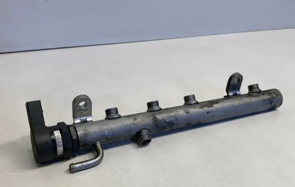 Jeep Grand Cherokee (WK) Fuel main line pipe A6420700495 A6110780449