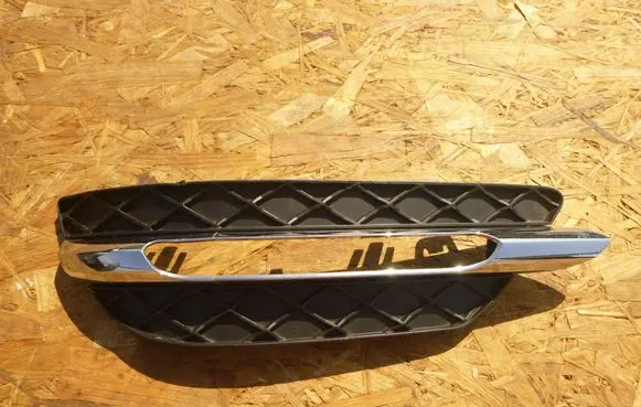 Mercedes-Benz C W204 Front bumper lower grill A2048803224