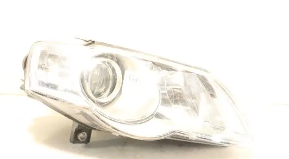 Volkswagen PASSAT B6 Headlight/headlamp