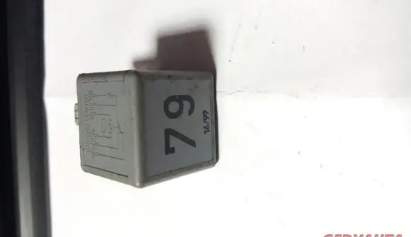 Volkswagen PASSAT B5 Other relay 191927841