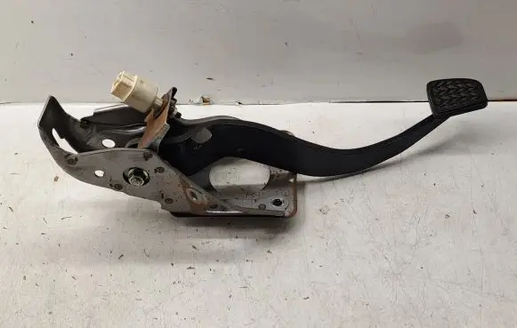 Toyota Corolla Verso AR10 Brake pedal 471010F010 551060F020