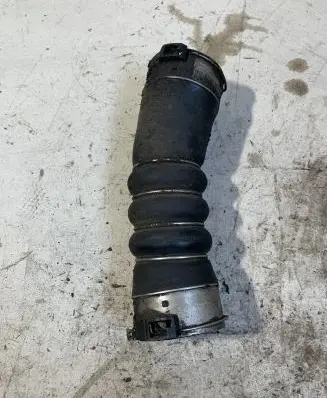 BMW 5 F10 F11 Intercooler hose/pipe 7800144