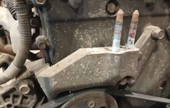KIA Ceed Engine mounting bracket