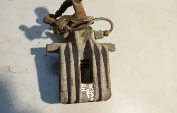 Skoda Octavia Mk2 (1Z) Rear brake caliper