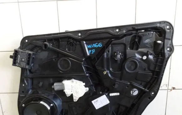 Mercedes-Benz ML W166 Front door electric window regulator A1667200279 A1669060301 A1669005404