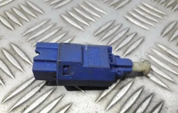 Mazda Millenia Brake pedal sensor switch T00166490