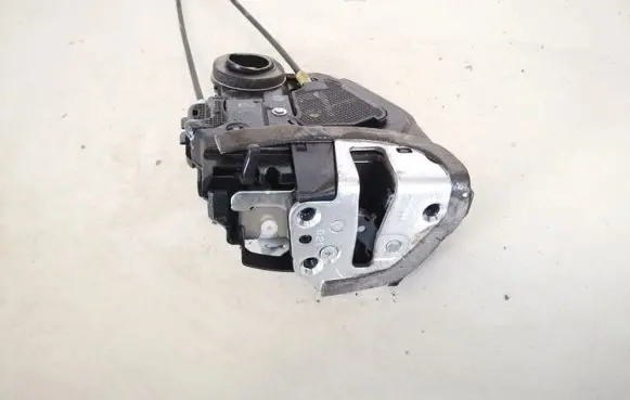 Toyota Urban Cruiser (XP110) Rear door lock