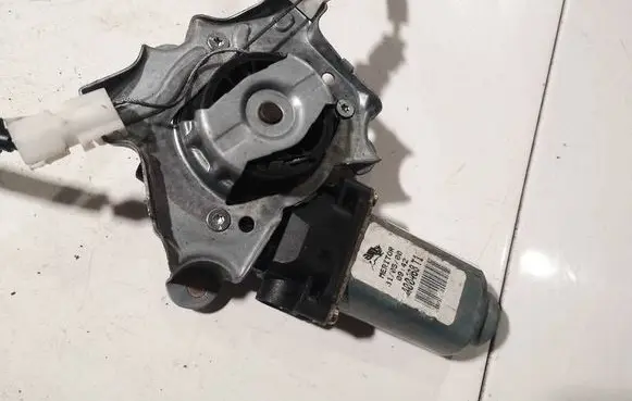 Renault Scenic I Front door window regulator motor 400468T1