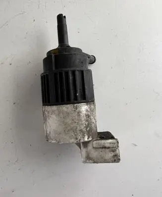 Opel Frontera B Windscreen/windshield washer pump