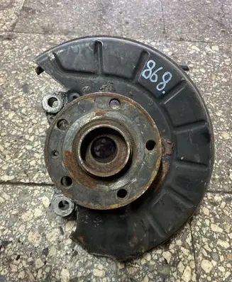Volkswagen PASSAT B6 Front wheel hub