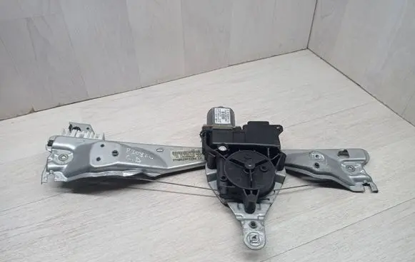 Peugeot 308 Rear door window regulator with motor 9675462980 9675466380