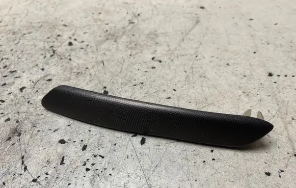 Volkswagen PASSAT B5 Rear door handle cover 3B4867372B