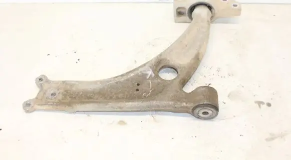 Volkswagen PASSAT B6 Front lower control arm/wishbone 3C0407153B