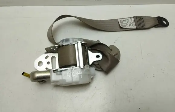 Toyota Avensis T270 Front seatbelt 7P1510P 0438056 0538056