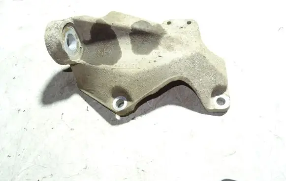 Audi A8 S8 D2 4D Engine mounting bracket 4D0399113J