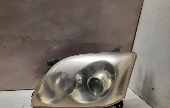 Toyota Avensis T250 Headlight/headlamp