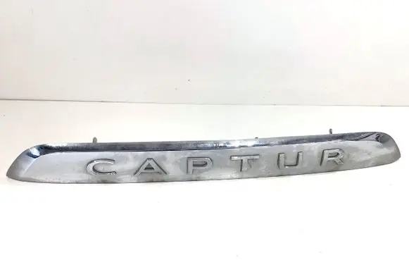 Renault Captur Trunk door license plate light bar 848101082R
