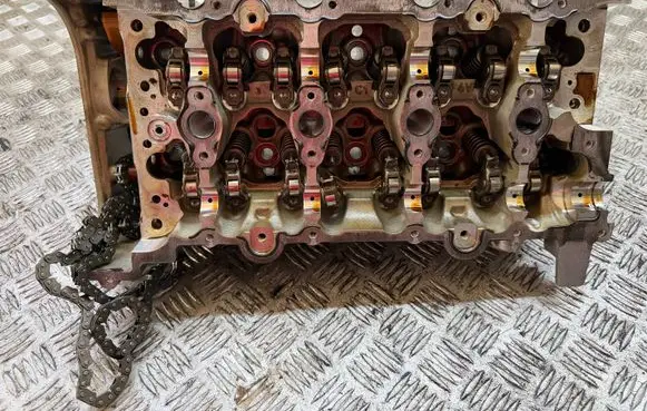 Mercedes-Benz E W213 Engine head R274016