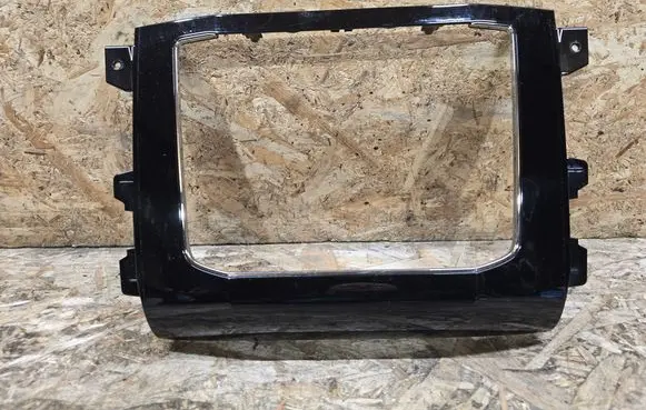 Infiniti QX80 Dashboard center trim panel 682U16JF0A