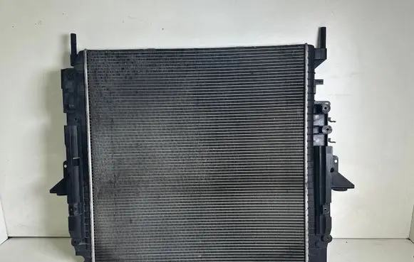 Land Rover Discovery 4 - LR4 Coolant radiator LR015560