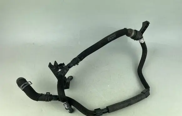 Audi e-tron Engine coolant pipe/hose 4KR819885B 4KR819552B