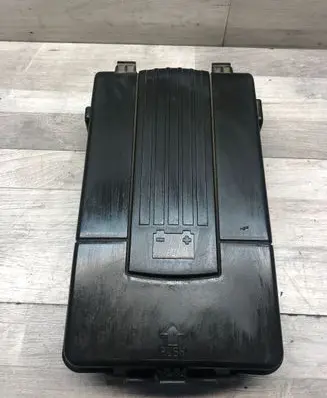 Volkswagen Golf VI Battery box tray cover/lid 3C0915443A