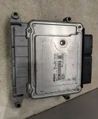 KIA Ceed Engine control unit/module 0261S05601 391102B602 1039S34386