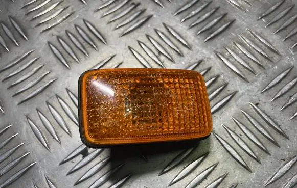 Nissan X-Trail T30 Front fender indicator light 6R019525 01392