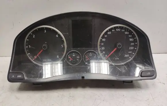 Volkswagen Tiguan Speedometer (instrument cluster) 5N0920870D VDD02402 0877012156
