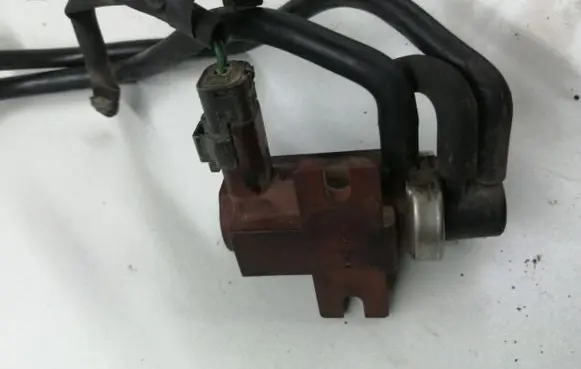 Ford Focus Turbo solenoid valve 9652570180