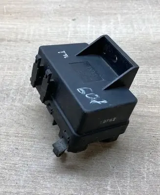 Peugeot 607 Glow plug pre-heat relay 9628756080