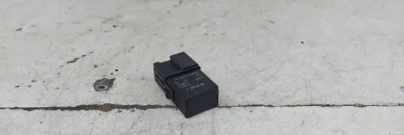Mercedes-Benz Vaneo W414 Other relay MB953382 A1000177
