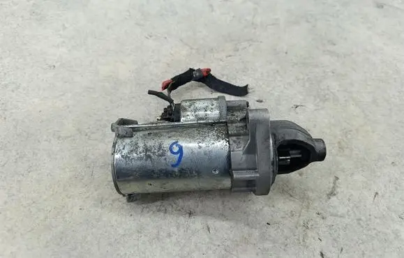 Opel Corsa D Starter motor S3018