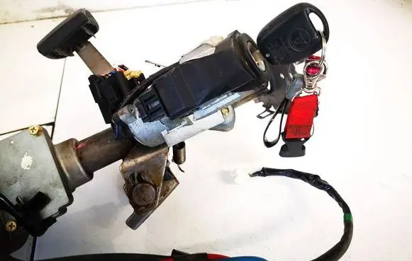 Toyota Corolla E120 E130 Ignition lock 8978302020 89783-02020