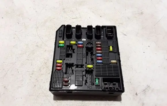 Renault Scenic III - Grand scenic III Fuse module 284B64544R