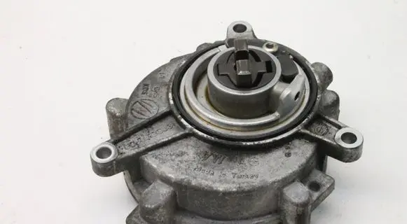 Audi A4 S4 B9 8W Vacuum pump 06M145100L
