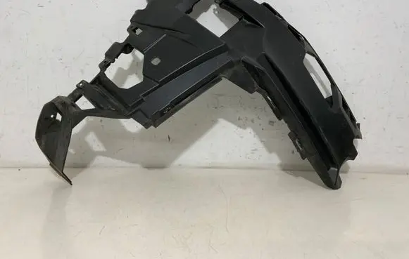 Audi Q7 4M Front bumper mounting bracket 4M0807096G