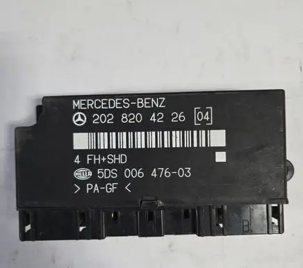 Mercedes-Benz C W202 Comfort/convenience module 2028204226 5DS00647603