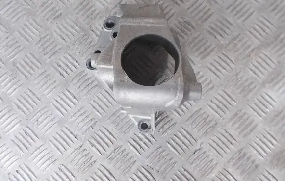 Volvo XC60 Engine mounting bracket 32325434