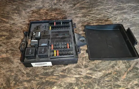 Jaguar XJL Fuse module 518993019