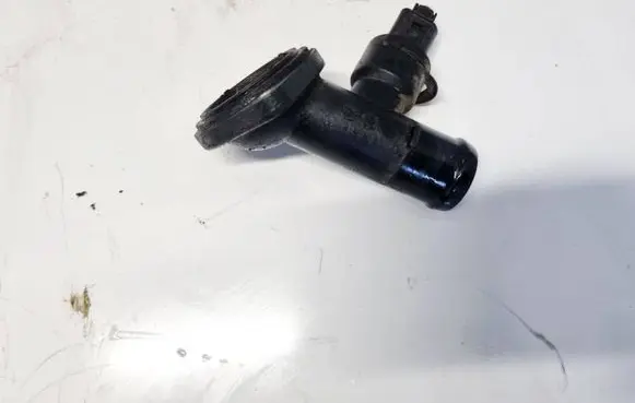 Volkswagen PASSAT B6 Engine coolant pipe/hose 03G121121D