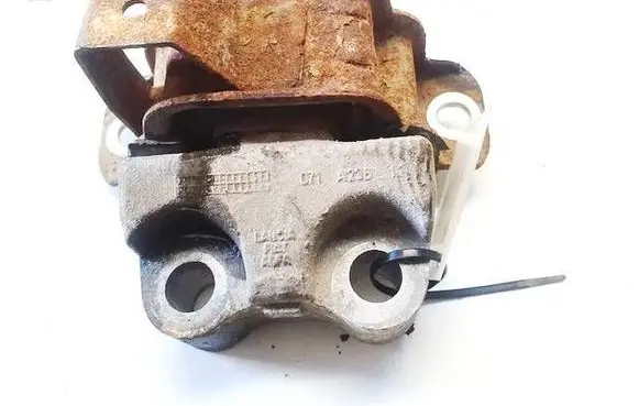 Alfa Romeo Mito Engine mount bracket 071a23611