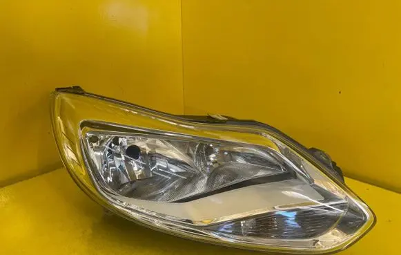 Ford Focus ST Headlight/headlamp BM51-13W029-AL