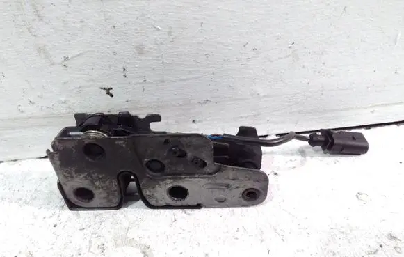Skoda Yeti (5L) Engine bonnet/hood lock/catch 5L0823509A 318073948
